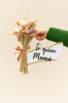 Corazón personalizado y con flores preservadas