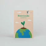 Tarjeta Plantable “Bienvenido pequeño brote” (zanahoria)